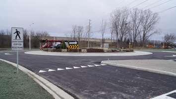 New roundabout in Sarnia, near Home Depot. December 4, 2023 (Photo by Natalia Vega) 