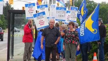 OPSEU President Smokey Thomas on the picket line in Owen Sound. (BlackburnNews.com file photo by Kirk Scott)