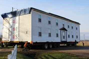 Main Sicklesteel Newkirk building getting moved, November 17, 2015 (Photo by Jake Kislinsky)