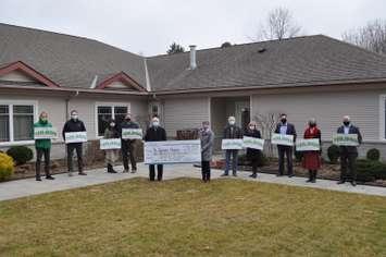 (L to R) Steve Chitovas; Mark Timmermans, Agri-Urban Buildings Inc. (AUBI); Charmaine Jacklin; Brant Jacklin, Alliance Fabricating Ltd.;  Larry Lafranier, Executive Director, St. Joseph’s Hospice; Leslie Potts, Chair of the Board, St. Joseph’s Hospice;  Denis Lajoie, Promart Industrial; Susan Lajoie, Len MacLachlan; Tracy Dawson, St. Clair Mechanical; and Brian Duquette, Interface Testing Services Inc. (ITS). 