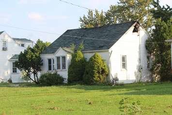 Fire causes damage to a house on Howard Ave. September 26, 2017. (Photo by Maureen Revait) 