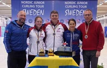 NJCT coordinator James Dryburgh, McKenna McGovern, Sam Steep, Anna Hasselborg (Newly Crowned Mixed Doubles World Champion) who presented their medals,  and Junior Slam Series owner Byron Scott. (photo submitted)