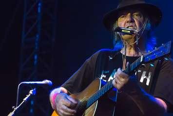 Photo of Neil Young by kyonokyonokyono is licensed under CC BY 2.0.