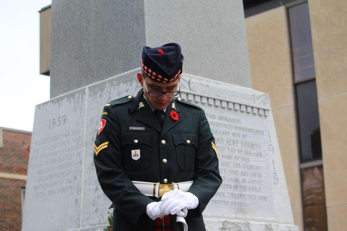 Remembrance Day ceremony at Chatham's Cenotaph, November 11, 2016 (Photo by Jake Kislinsky)