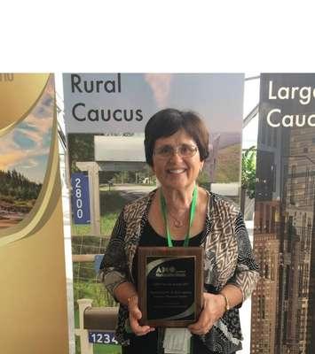 Kincardine Mayor Anne Eadie accepts AMO award for the municipality's leachate plant. (Photo by Nathan Marshall)